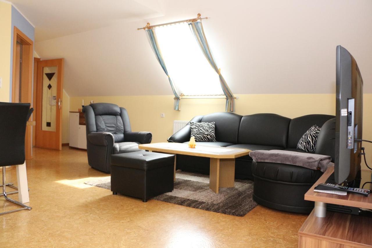 Ferienwohnung Moni Geiseldorf Екстер'єр фото
