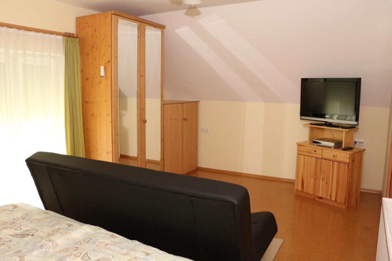 Ferienwohnung Moni Geiseldorf Екстер'єр фото